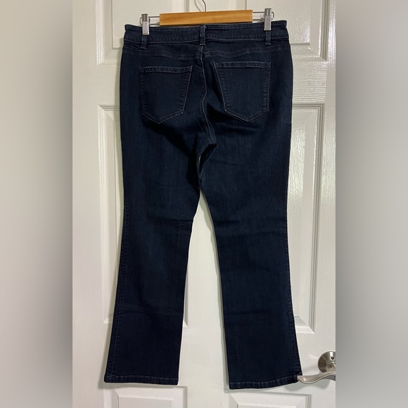 ✨Ann Taylor 5 pockets Bootcut Jeans/Denim - Picture 5 of 5